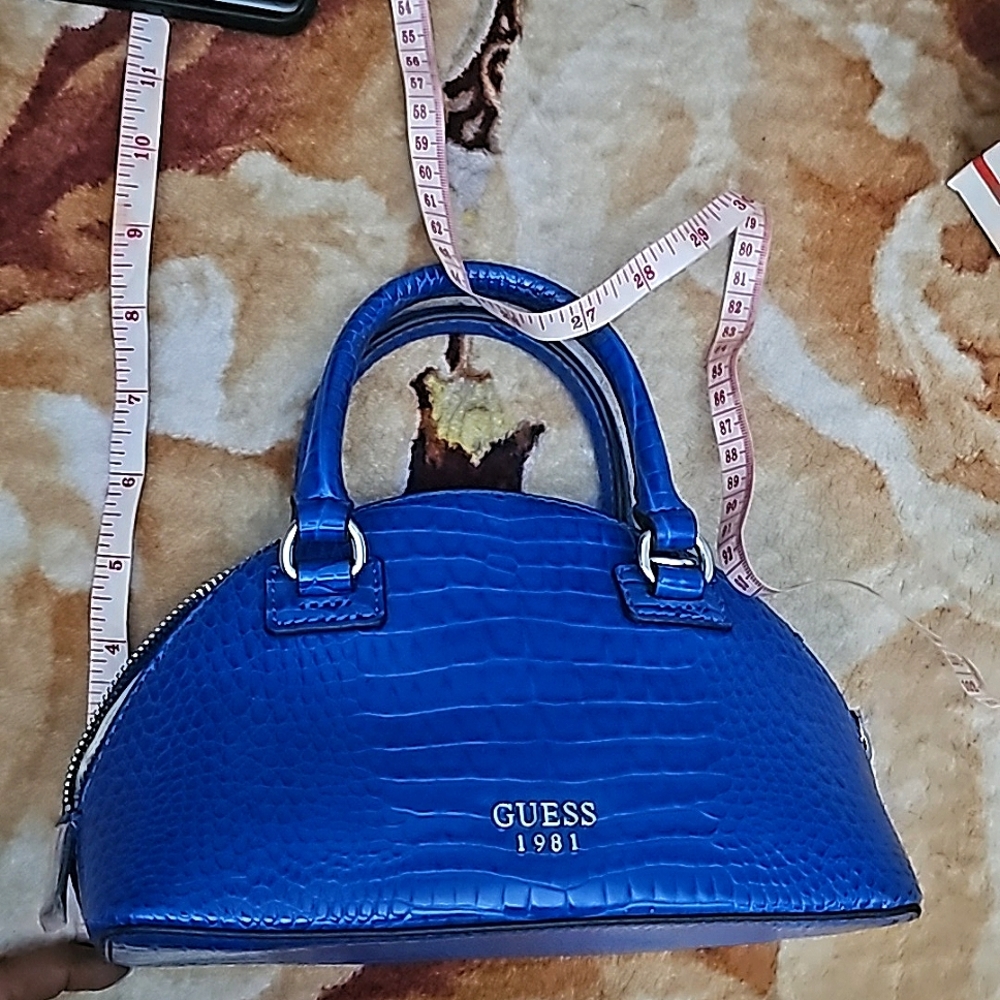 GUESS PURSE - Picture 4 of 4